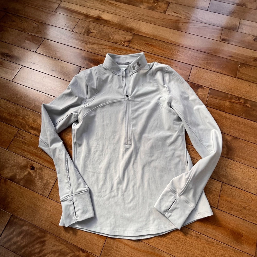 Under Armour Women’s Gray Long Sleeve Shirt